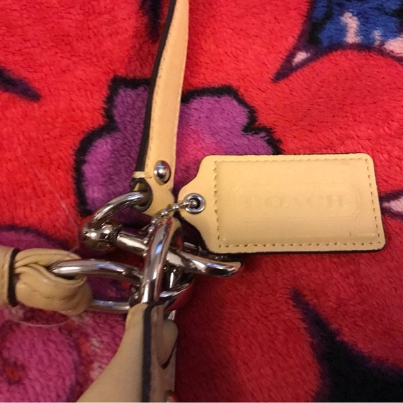 COACH Large Butter Yellow Leather Kristine Hobo Bag L1026-16808 Convertible - Picture 4 of 9